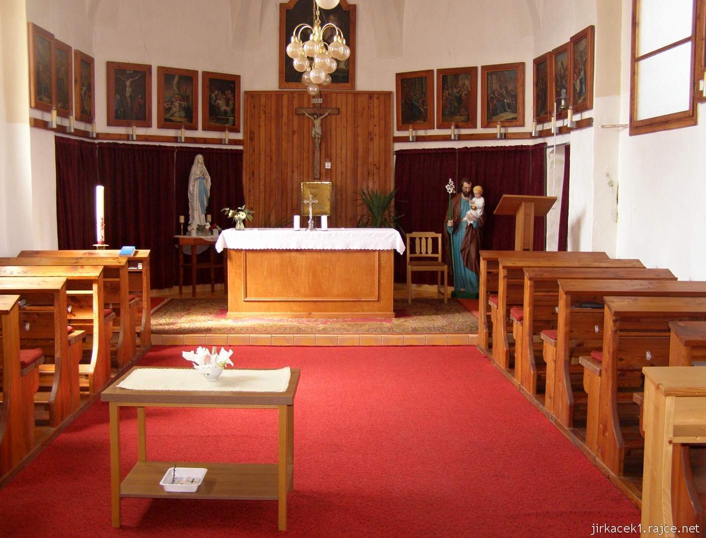 Jilešovice - kaple sv. Jana Nepomuckého - interiér